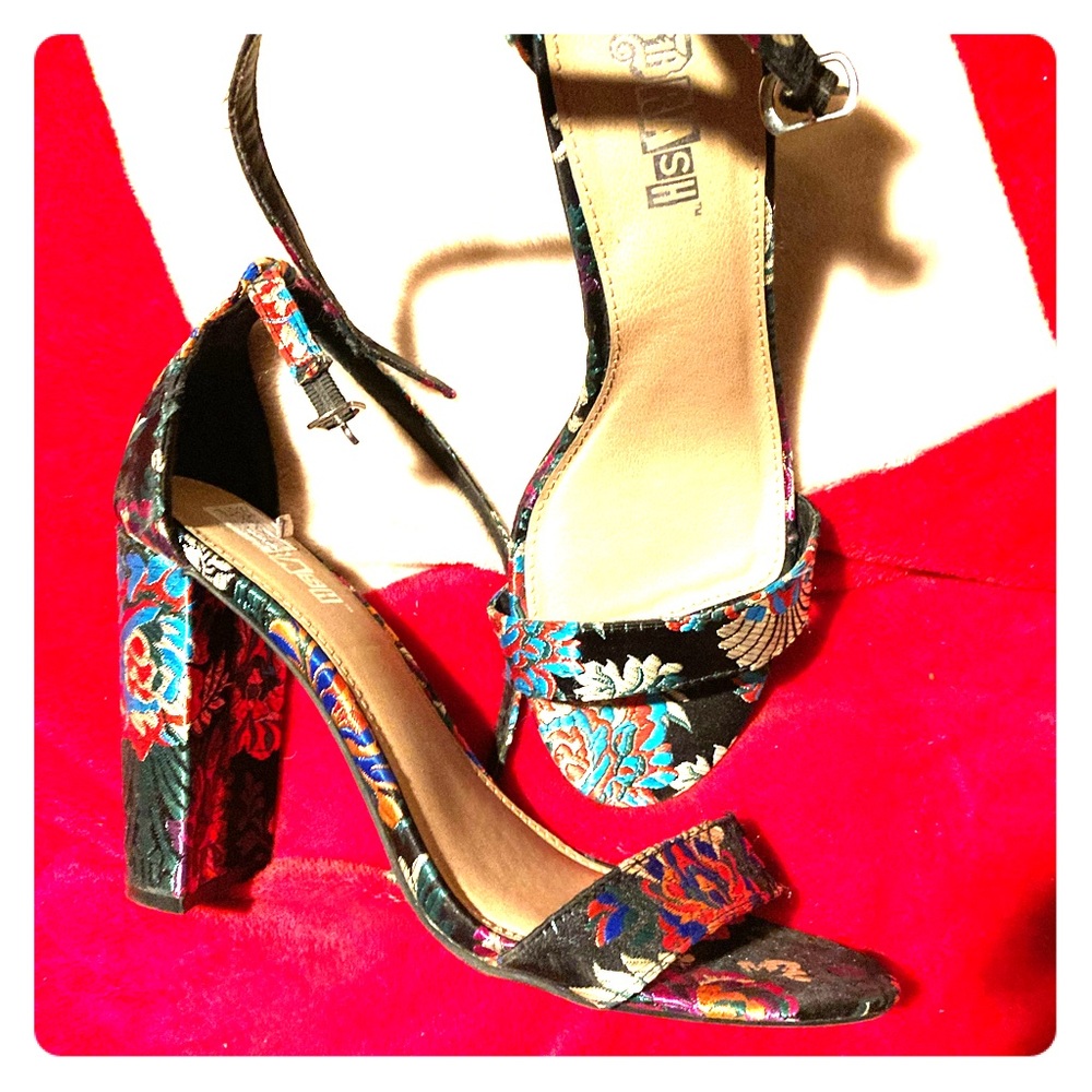 Floral print heels